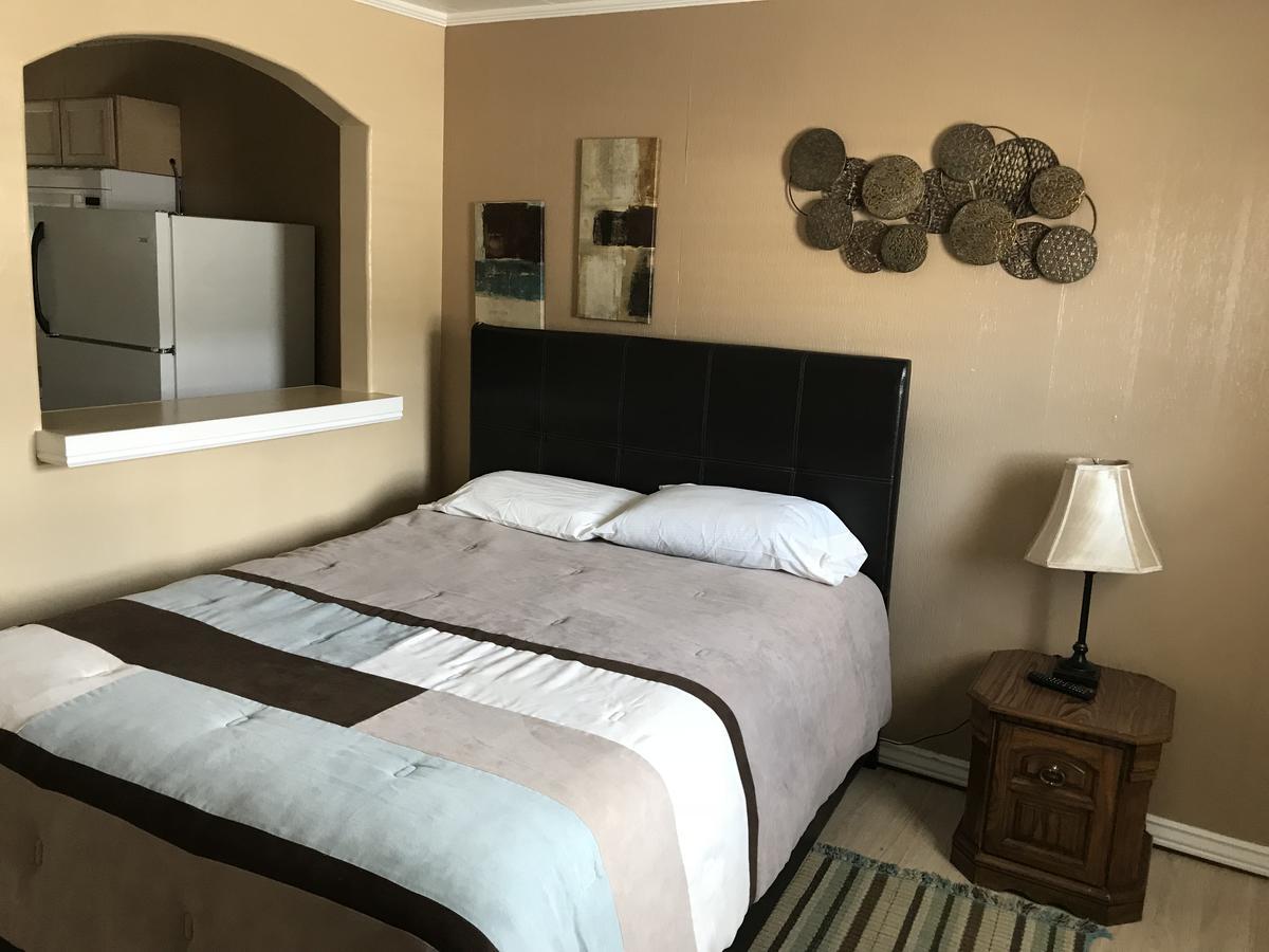 Economy Guest Village 罗克斯普林斯 外观 照片